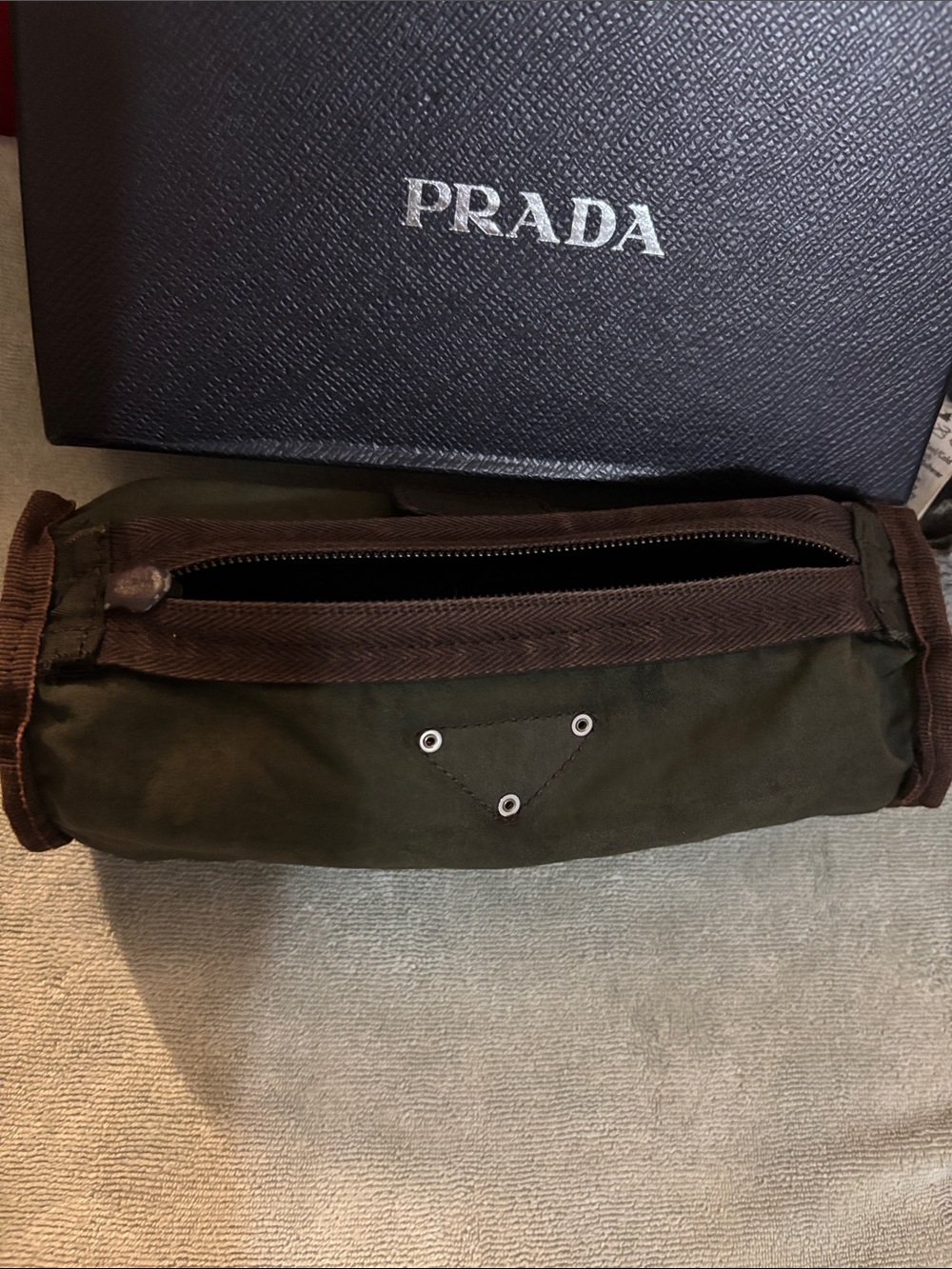 Prada lady small cosmetic pouch Nylon with Logo Plaque - Picture 3 of 3
